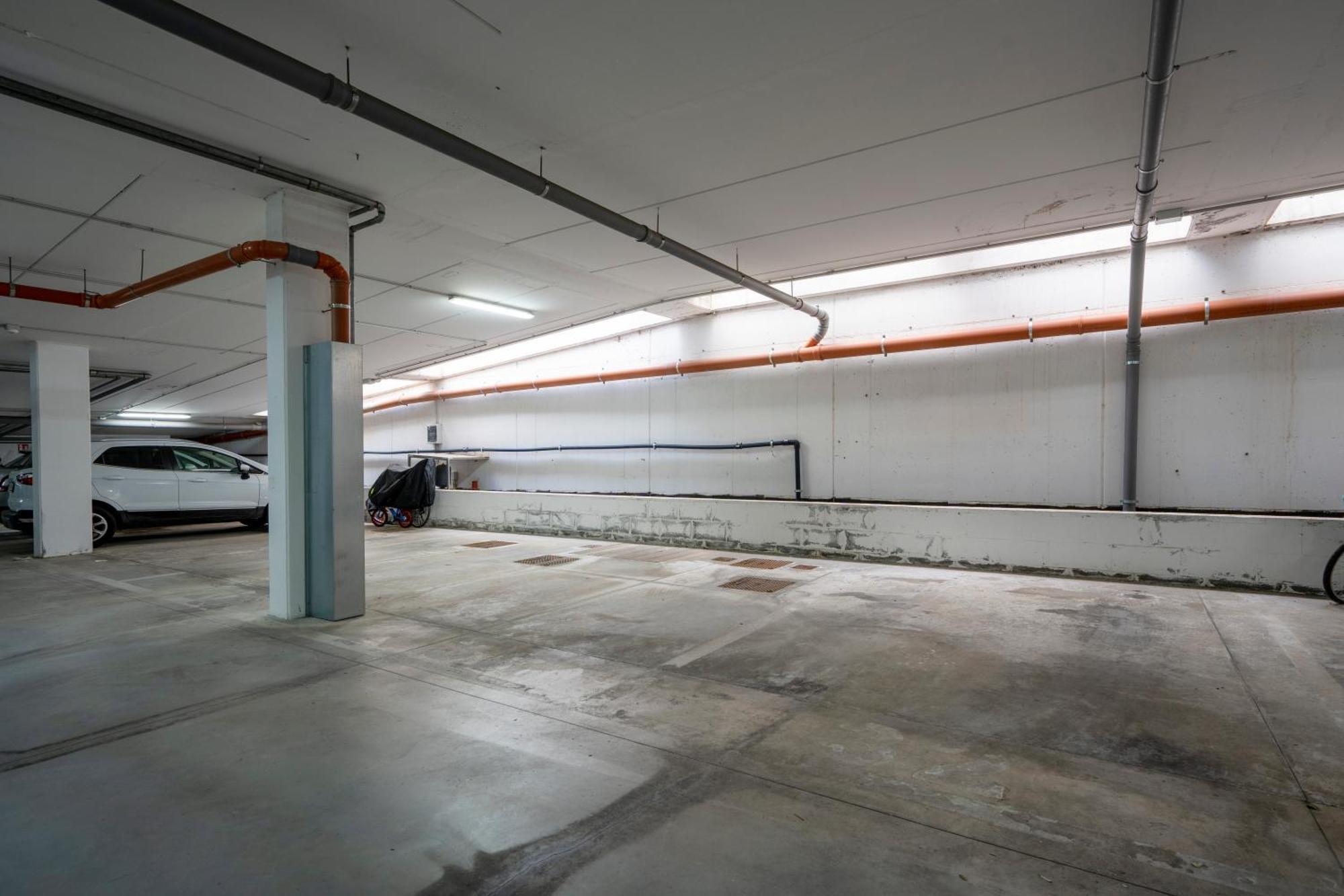 Kind Park - Sleek Apartment With Terrace & Parking Bari Eksteriør billede